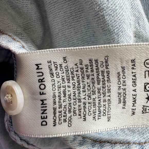 Aritzia Denim Forum The 80s Comfy Denim Shirt Blue Button Down Shirt Sz Medium - Picture 9 of 9